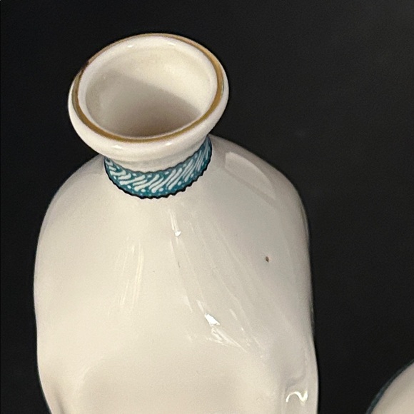 White Ceramic Vases with Artistic Design - Picture 5 of 7